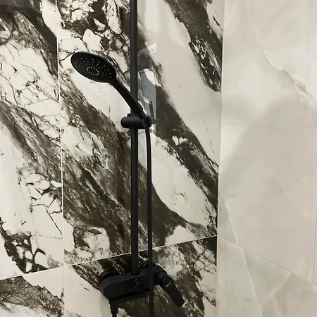 Gb 公寓 *